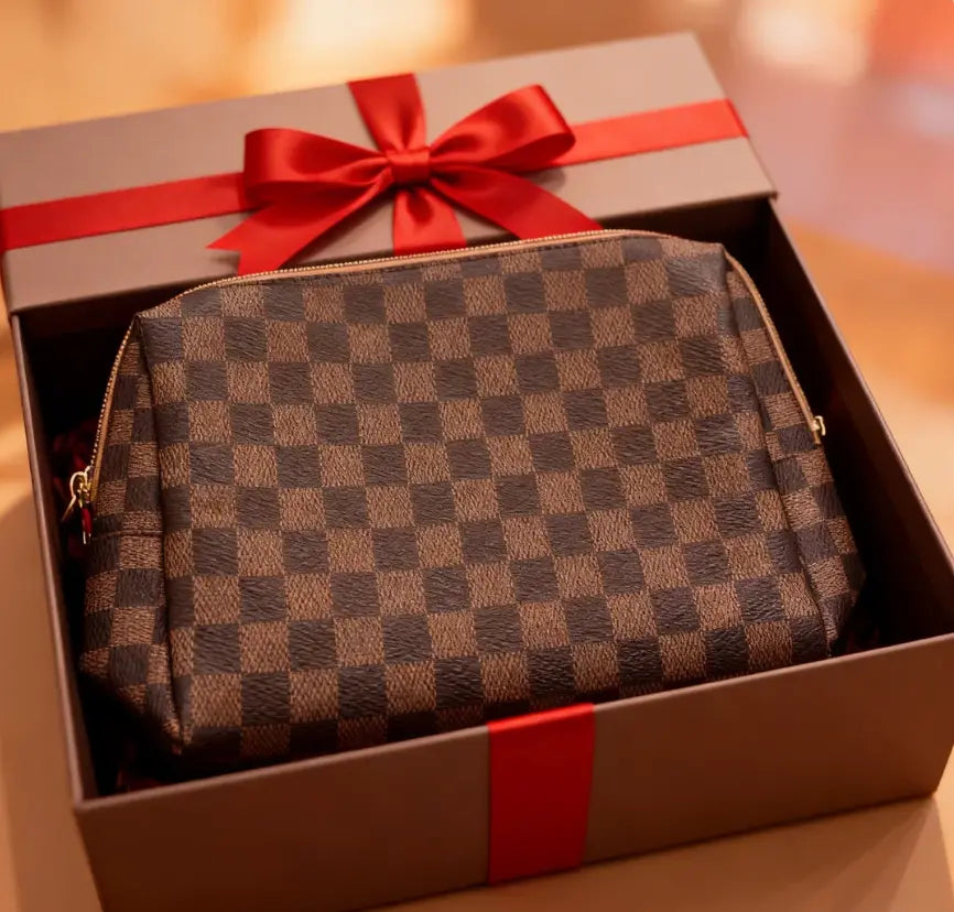 Women’S 2-Piece Classic Checkered Pattern Leather Makeup Bag Set - Portable Makeup Pouch (Small Pouch Style May Vary), Lipstick Organizer, Bathroom Countertop Storage, Ideal Gift Choice for Travel Toiletry & Home Use