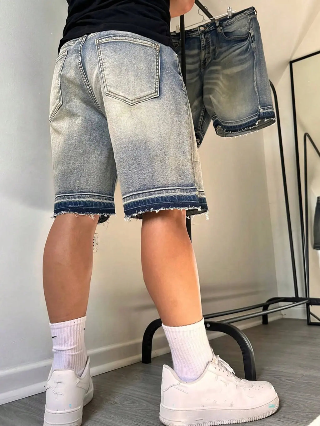 Y2K Street Style Loose Fit Oversized Denim Shorts with Cotton Slant Pocket Design, Trendy Wide Leg Summer Streetwear for Men